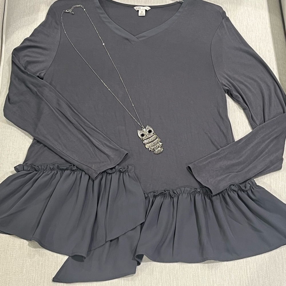 Cato Women’s Gray V-Neck Ruffle Hem Tunic Top